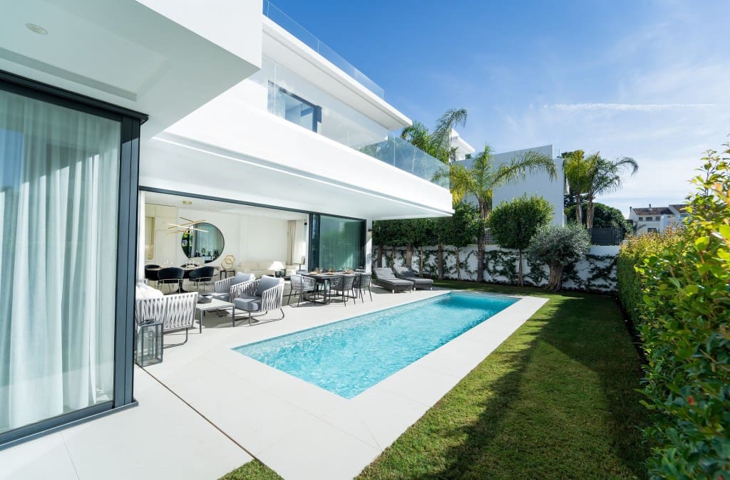 4 quarto Moradia para venda em Golden Mile com piscina - 3 500 000 € (Ref: 7428075)