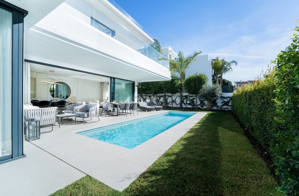 4 quarto Moradia para venda em Golden Mile com piscina - 3 500 000 € (Ref: 7428075)