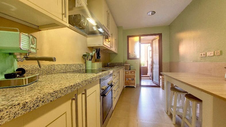 3 soveværelse Lejlighed til salg i Benahavis med swimmingpool - € 379.900 (Ref: 7561779)