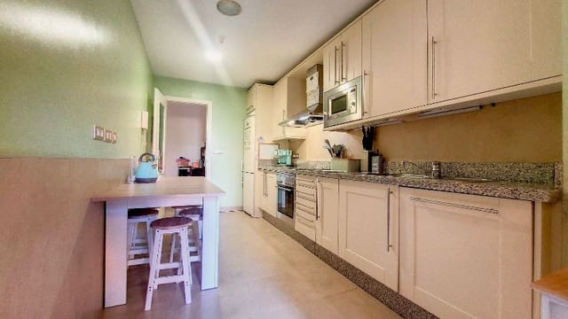 3 soveværelse Lejlighed til salg i Benahavís med swimmingpool - € 379.900 (Ref: 7561779)