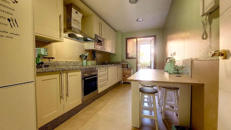 3 soveværelse Lejlighed til salg i Benahavis med swimmingpool - € 379.900 (Ref: 7561779)