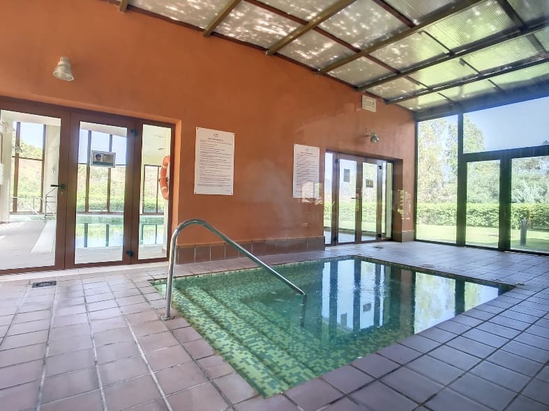 3 soveværelse Lejlighed til salg i Benahavis med swimmingpool - € 379.900 (Ref: 7561779)