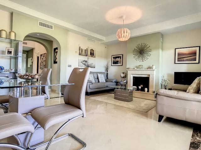 3 sypialnia Apartament na sprzedaż w La Duquesa / Puerto de la Duquesa, Manilva z basenem - 375 000 € (Ref: 7561780)