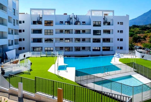 3 bedroom Apartment for sale in Centro, Estepona with pool - € 293,000 (Ref: 7638786)