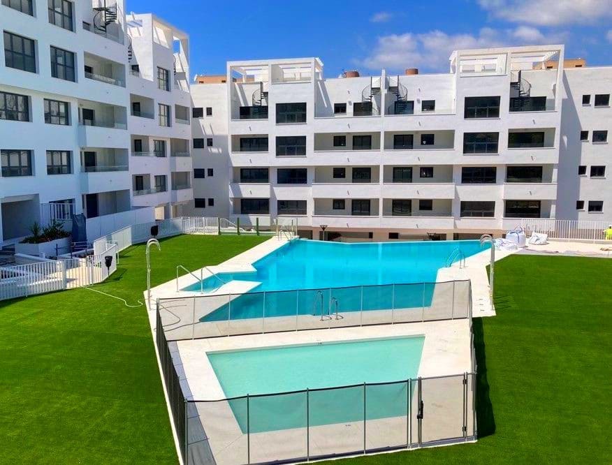 3 bedroom Apartment for sale in Estepona with pool - € 293,000 (Ref: 7638786)
