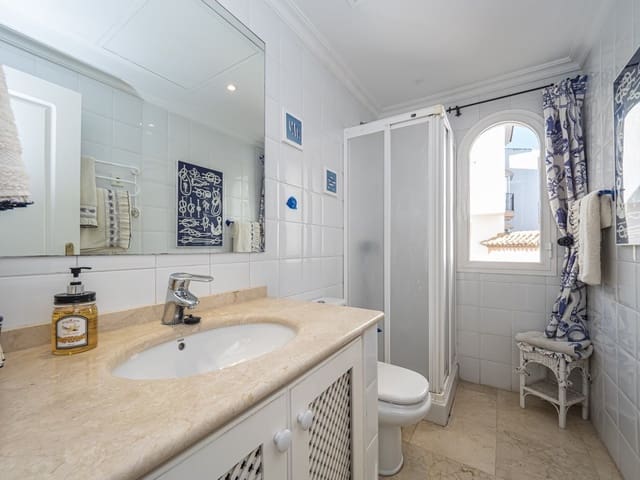 2 chambre Appartement à vendre à Puerto Banus, Marbella avec piscine - 1 575 000 € (Ref: 7772361)