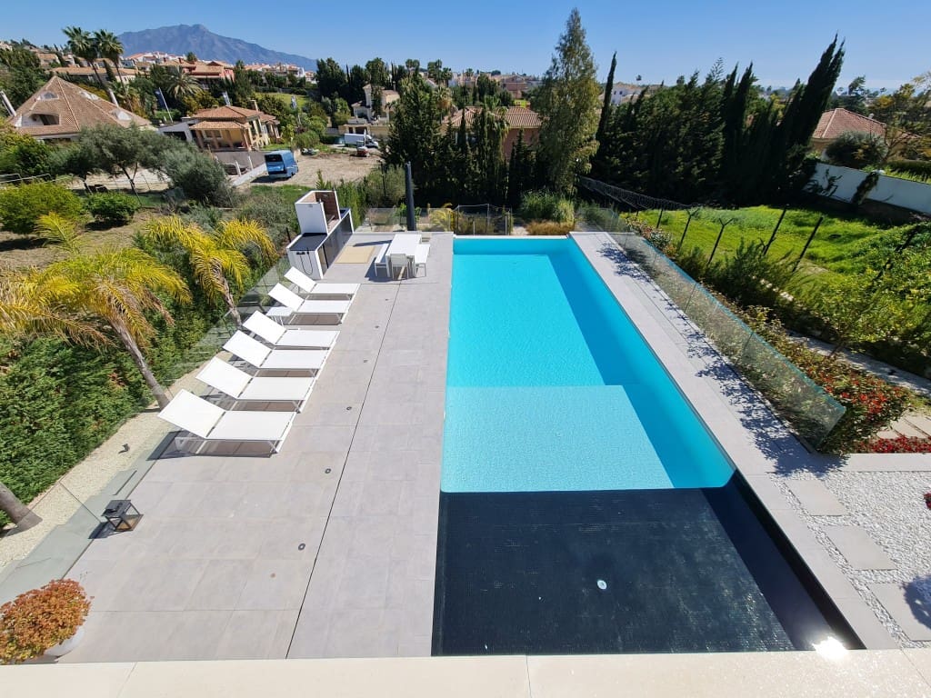 4 bedroom Villa for sale in New Golden Mile with pool - € 2,500,000 (Ref: 7772390)