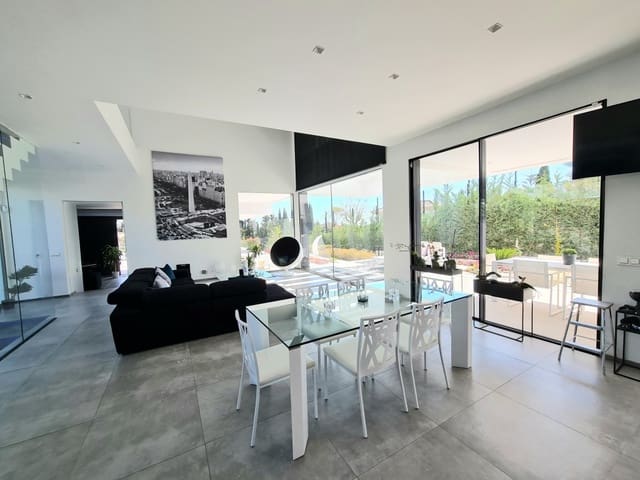 4 sovrum Villa till salu i New Golden Mile, Estepona med pool - 2 500 000 € (Ref: 7772390)