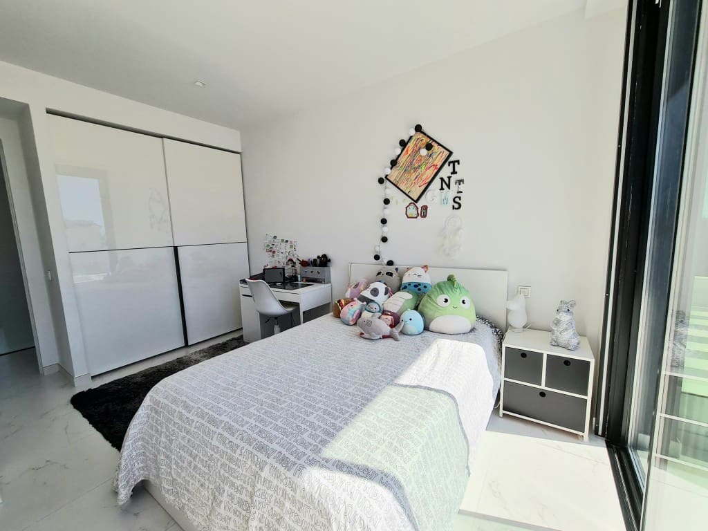 4 bedroom Villa for sale in New Golden Mile with pool - € 2,500,000 (Ref: 7772390)