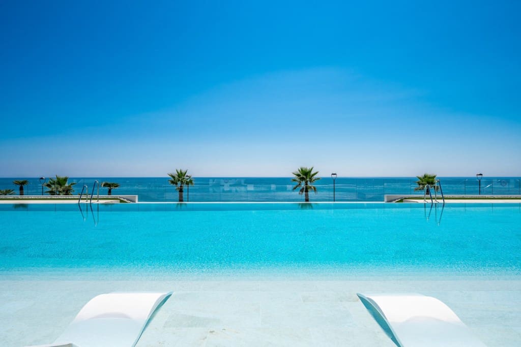 4 sypialnia Penthouse na sprzedaż w New Golden Mile z basenem garażem - 8 000 000 € (Ref: 7774742)