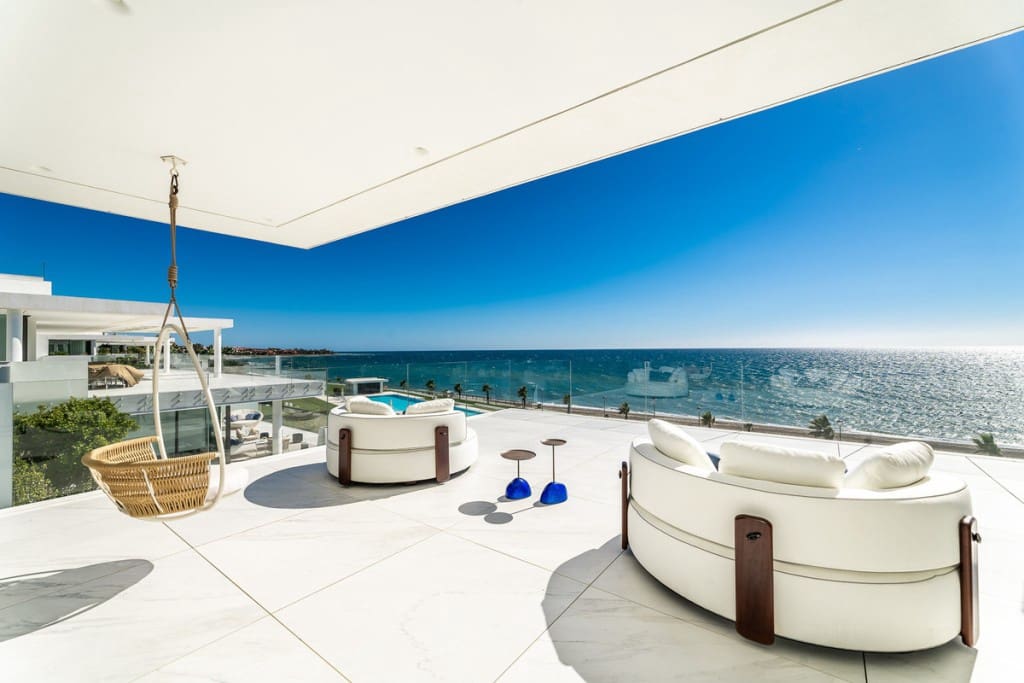 4 sypialnia Penthouse na sprzedaż w New Golden Mile z basenem garażem - 8 000 000 € (Ref: 7774742)