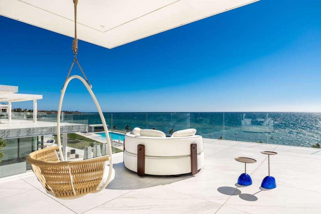 4 sypialnia Penthouse na sprzedaż w New Golden Mile z basenem garażem - 8 000 000 € (Ref: 7774742)