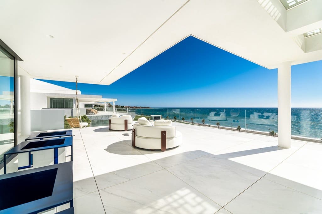 4 sypialnia Penthouse na sprzedaż w New Golden Mile z basenem garażem - 8 000 000 € (Ref: 7774742)