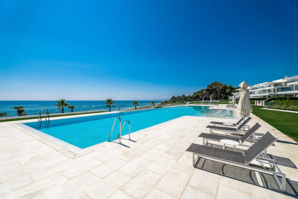 4 sypialnia Penthouse na sprzedaż w New Golden Mile z basenem garażem - 8 000 000 € (Ref: 7774742)