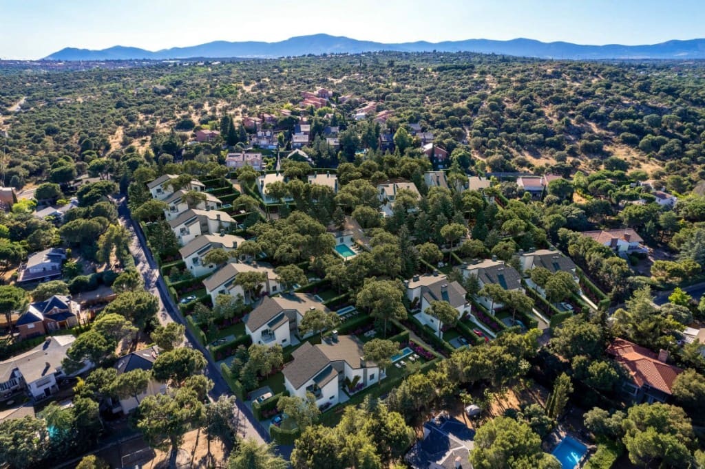 4 soveværelse Villa til salg i Madrid by med swimmingpool - € 679.000 (Ref: 7777776)