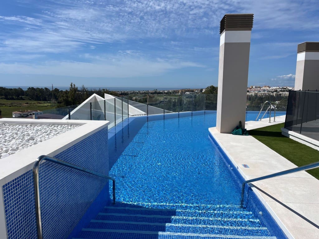 3 soveværelse Lejlighed til salg i Nueva Andalucia med swimmingpool - € 493.000 (Ref: 7777788)