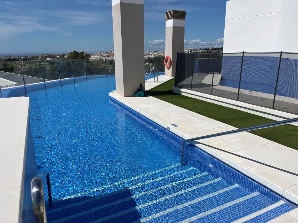 3 soveværelse Lejlighed til salg i Nueva Andalucia med swimmingpool - € 493.000 (Ref: 7777788)