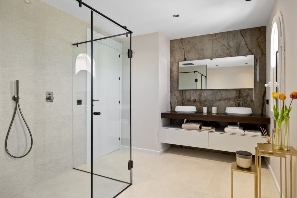 3 bedroom Penthouse for sale in Nueva Andalucia with pool garage - € 2,295,000 (Ref: 7777801)