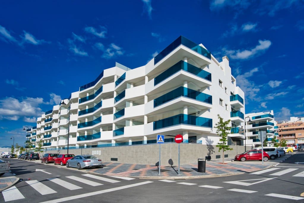 2 makuuhuone Huoneisto myytävänä paikassa Fuengirola mukana uima-altaan - 352 600 € (Ref: 7777815)