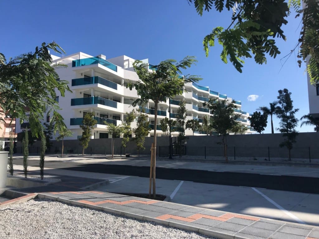 2 makuuhuone Huoneisto myytävänä paikassa Fuengirola mukana uima-altaan - 352 600 € (Ref: 7777815)