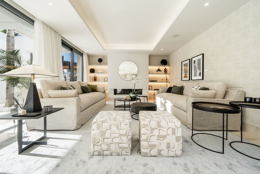 4 soveværelse Villa til salg i Estepona med swimmingpool - € 1.995.000 (Ref: 7777825)