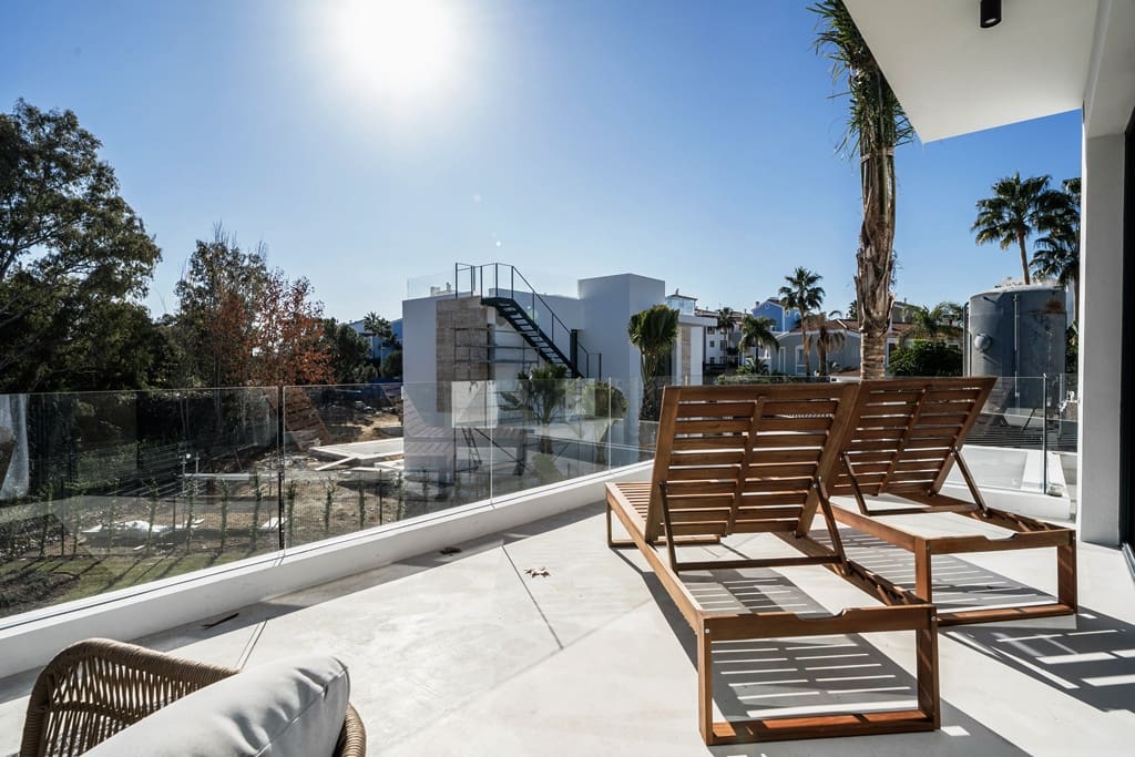 4 soveværelse Villa til salg i Estepona med swimmingpool - € 1.995.000 (Ref: 7777825)