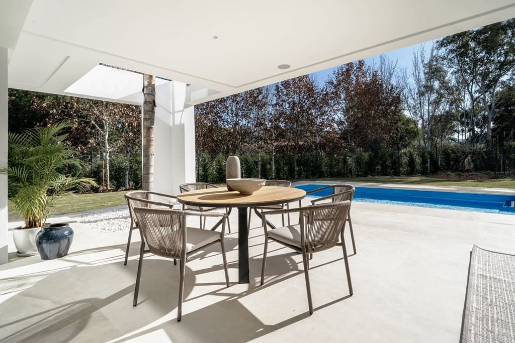 4 soveværelse Villa til salg i Estepona med swimmingpool - € 1.995.000 (Ref: 7777825)