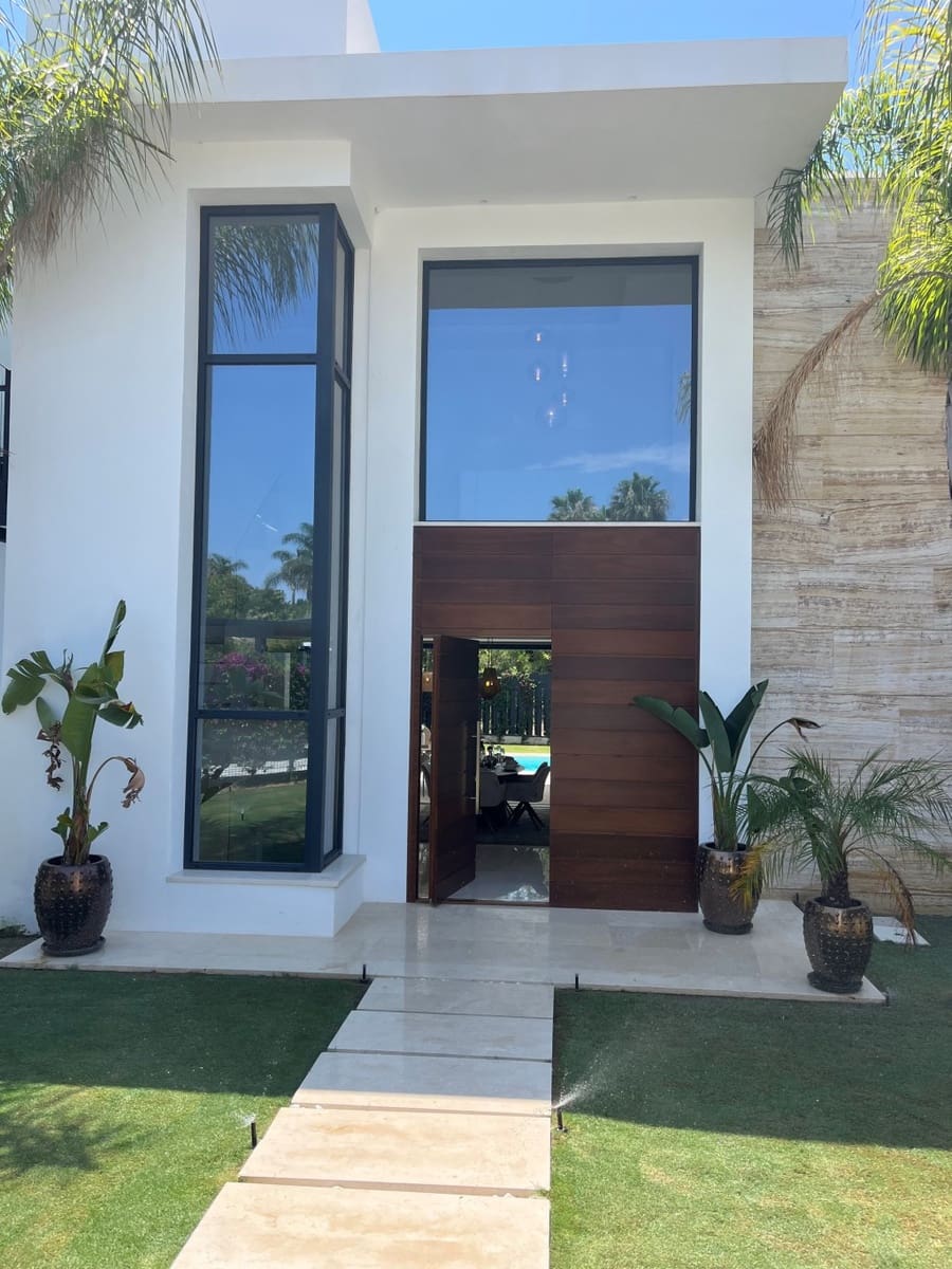 4 soveværelse Villa til salg i Estepona med swimmingpool - € 1.995.000 (Ref: 7777825)