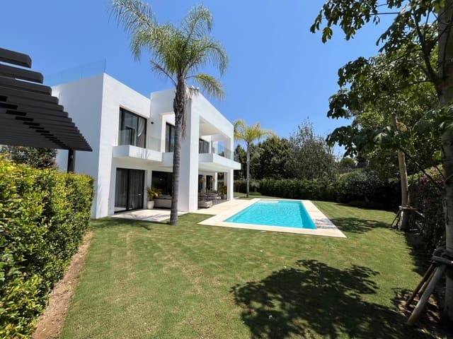 4 soveværelse Villa til salg i Estepona med swimmingpool - € 1.995.000 (Ref: 7777825)