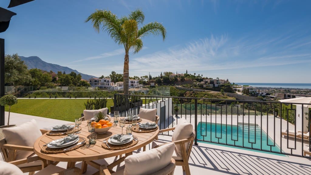 5 bedroom Villa for sale in Monte Halcones with pool - € 3,950,000 (Ref: 7777829)