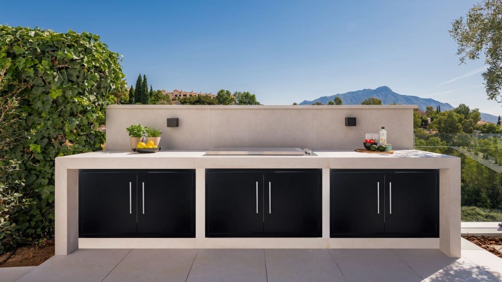 5 bedroom Villa for sale in Monte Halcones with pool - € 3,950,000 (Ref: 7777829)