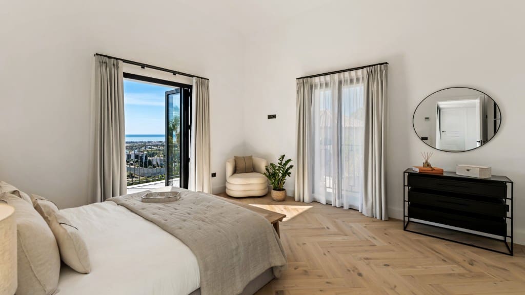 5 bedroom Villa for sale in Monte Halcones with pool - € 3,950,000 (Ref: 7777829)