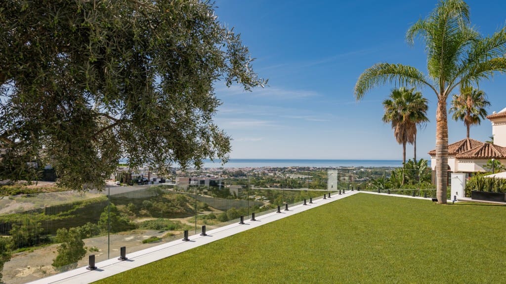 5 bedroom Villa for sale in Monte Halcones with pool - € 3,950,000 (Ref: 7777829)