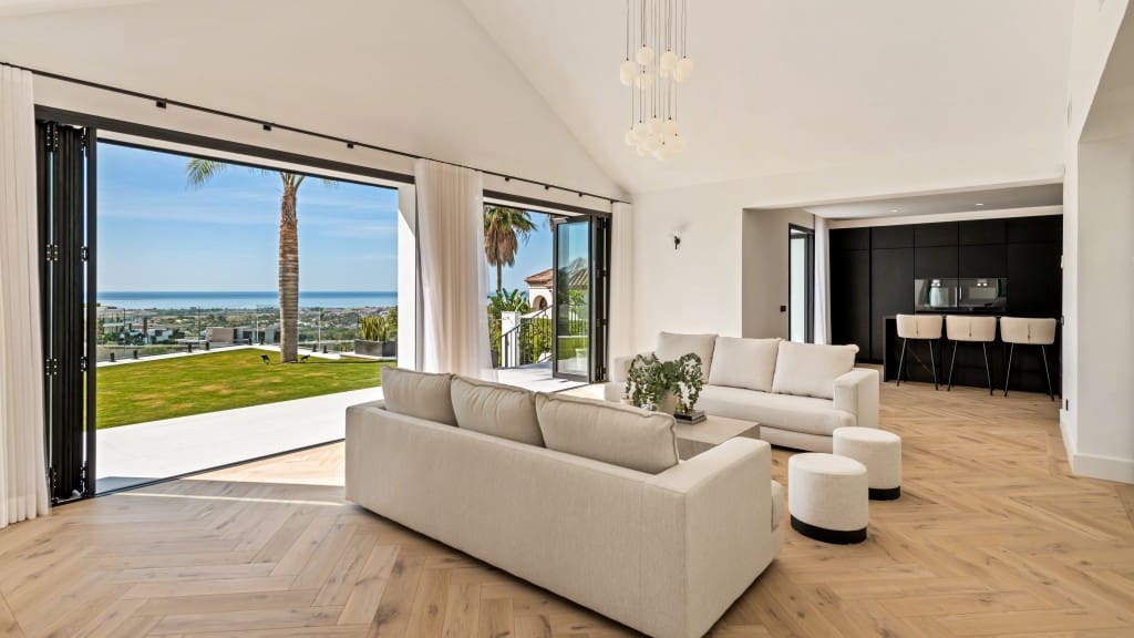 5 bedroom Villa for sale in Monte Halcones with pool - € 3,950,000 (Ref: 7777829)