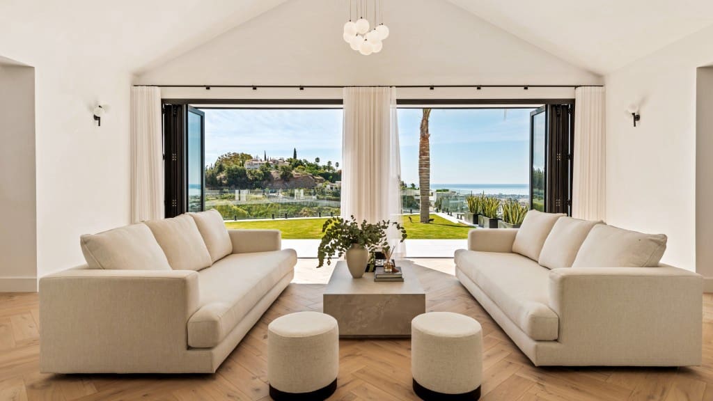 5 bedroom Villa for sale in Monte Halcones with pool - € 3,950,000 (Ref: 7777829)