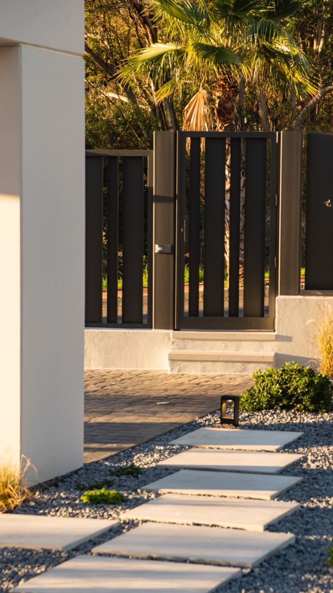 4 bedroom Villa for sale in Benalmadena with pool - € 1,995,000 (Ref: 7777886)