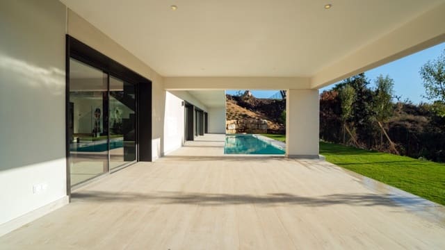 4 bedroom Villa for sale in Benalmádena with pool - € 1,995,000 (Ref: 7777886)