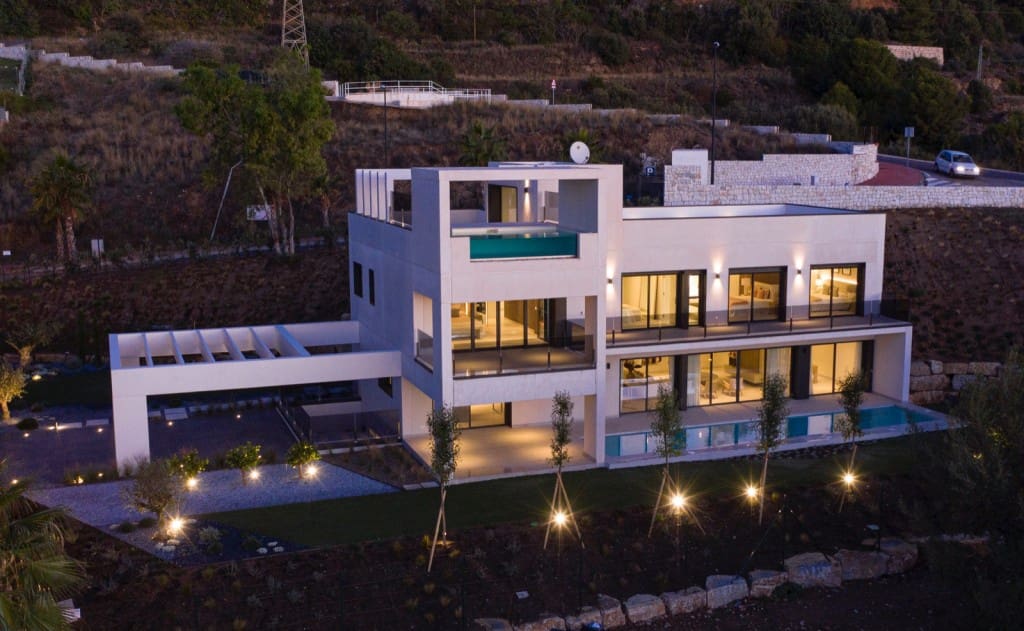 4 bedroom Villa for sale in Benalmadena with pool - € 1,995,000 (Ref: 7777886)