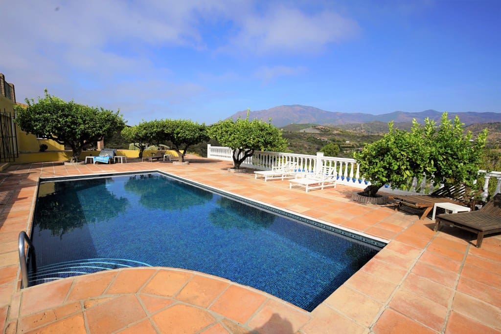 4 camera da letto Villa in vendita in Estepona con piscina - 795.000 € (Rif: 7953618)