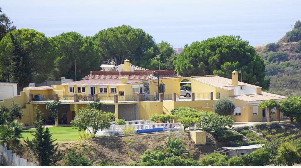 4 camera da letto Villa in vendita in Estepona con piscina - 795.000 € (Rif: 7953618)