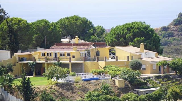 4 camera da letto Villa in vendita in Estepona con piscina - 795.000 € (Rif: 7953618)