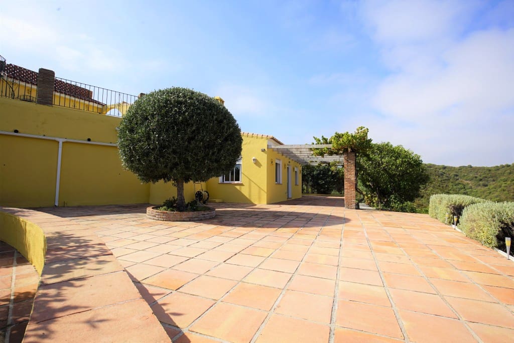 4 camera da letto Villa in vendita in Estepona con piscina - 795.000 € (Rif: 7953618)
