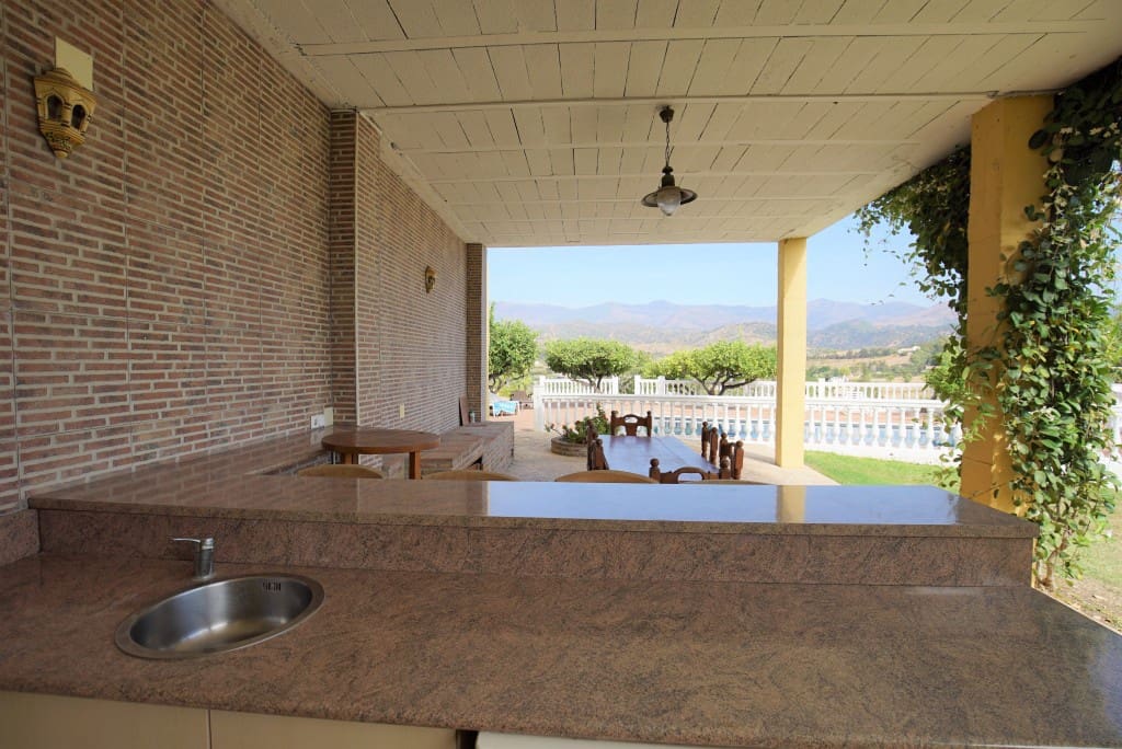 4 camera da letto Villa in vendita in Estepona con piscina - 795.000 € (Rif: 7953618)