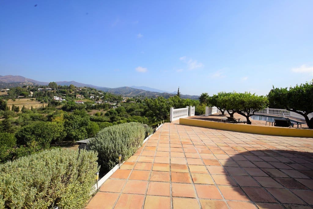 4 camera da letto Villa in vendita in Estepona con piscina - 795.000 € (Rif: 7953618)