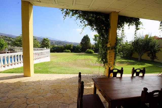 4 camera da letto Villa in vendita in Estepona con piscina - 795.000 € (Rif: 7953618)