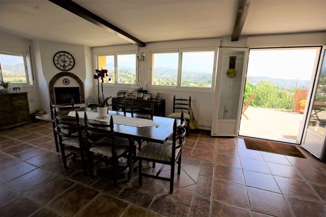 4 camera da letto Villa in vendita in Estepona con piscina - 795.000 € (Rif: 7953618)