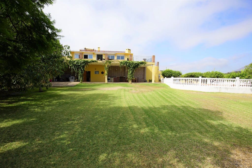 4 camera da letto Villa in vendita in Estepona con piscina - 795.000 € (Rif: 7953618)