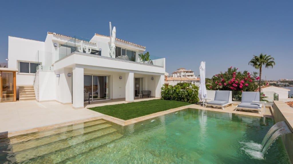 4 soverom Villa til salgs i Estepona med svømmebasseng - € 1 495 000 (Ref: 7953668)