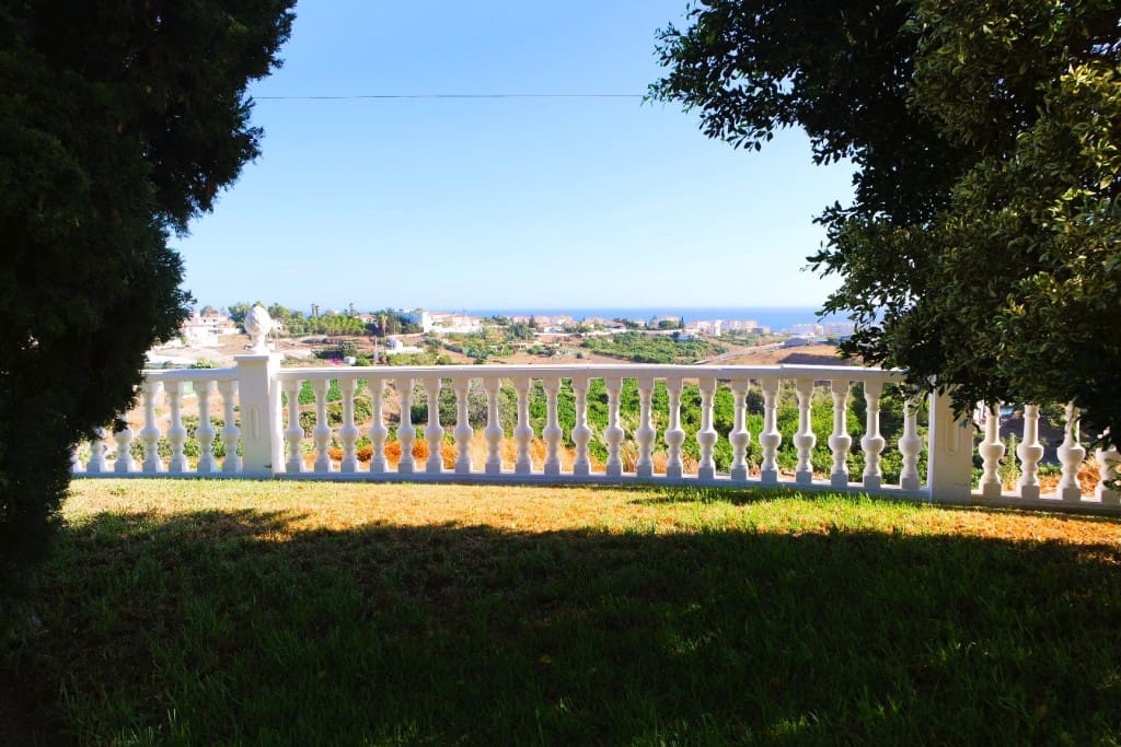 8 soverom Villa til salgs i Torrox-Costa med svømmebasseng garasje - € 999 000 (Ref: 8028820)