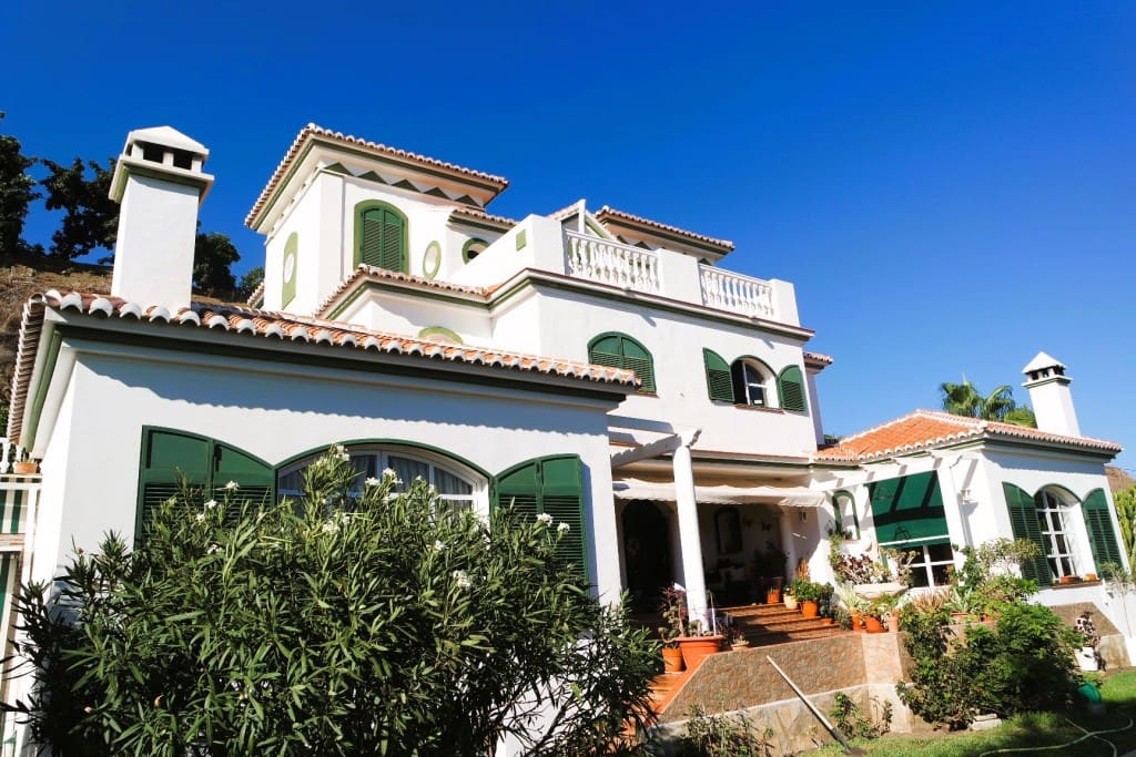 8 soverom Villa til salgs i Torrox-Costa med svømmebasseng garasje - € 999 000 (Ref: 8028820)